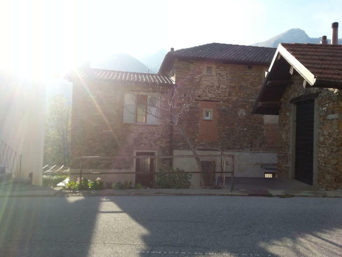 Casa Huerlimann Appartement Breno Buitenkant foto